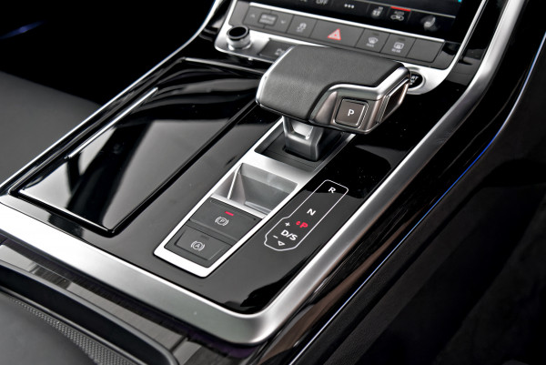 2026 MY25 Audi Q7 4M TDI 210kW S line SUV image 14