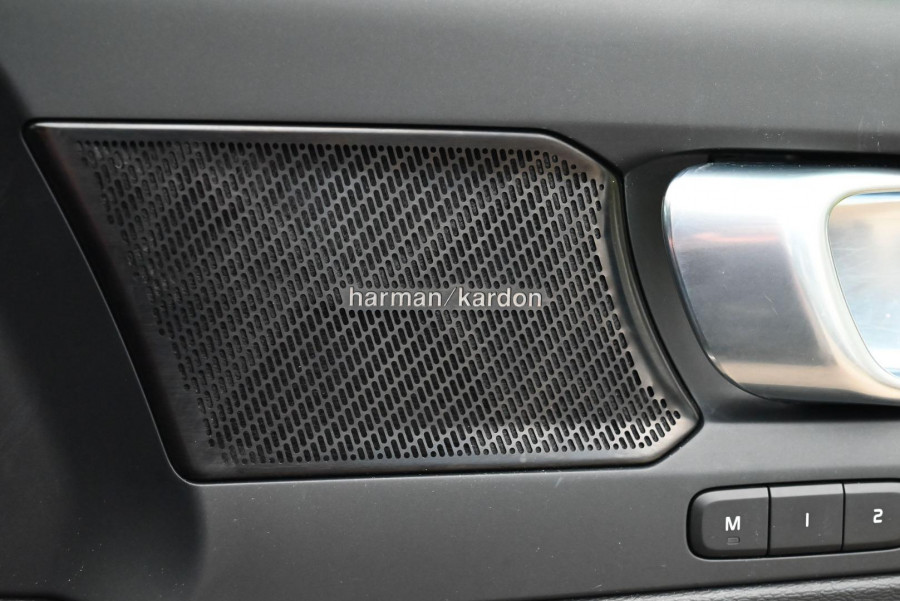 2022 Volvo XC40 XZ T5 R-Design SUV Image 14