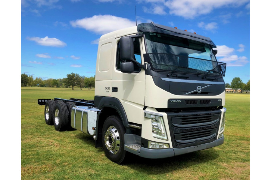 2021 MY20 Volvo FM TEMP Cab Chassis Image 1