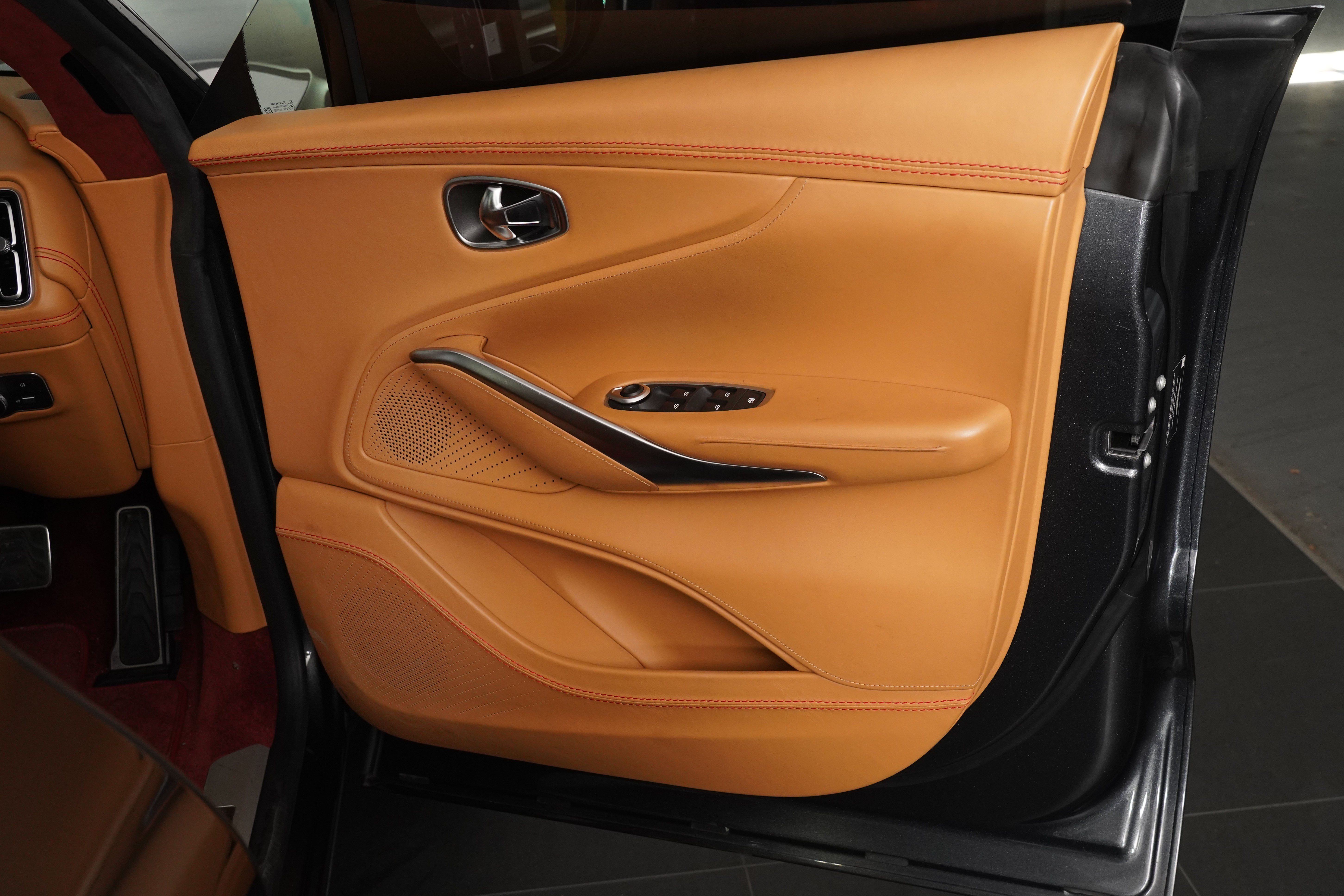 2021 Aston Martin DBX 1913 Edition SUV Image 51