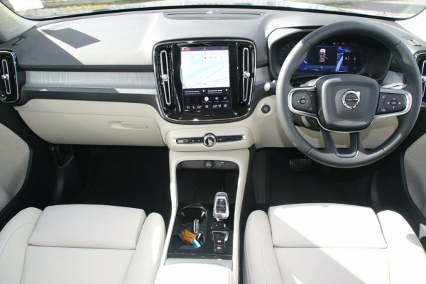 2025 MY26 Volvo XC40 XZ Ultra B4 Bright SUV Image 6