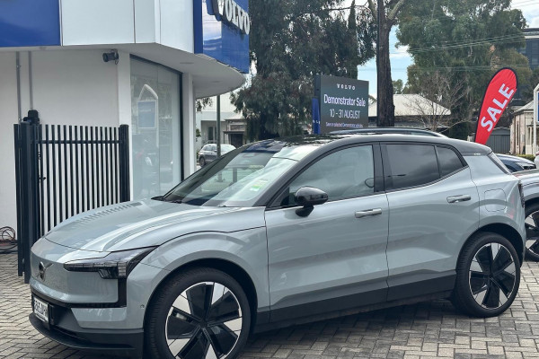 2024 MY25 Volvo EX30  Twin Motor Performance Ultra SUV Image 4