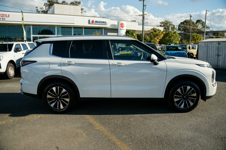 2025 Mitsubishi Outlander ZM LS SUV Image 4