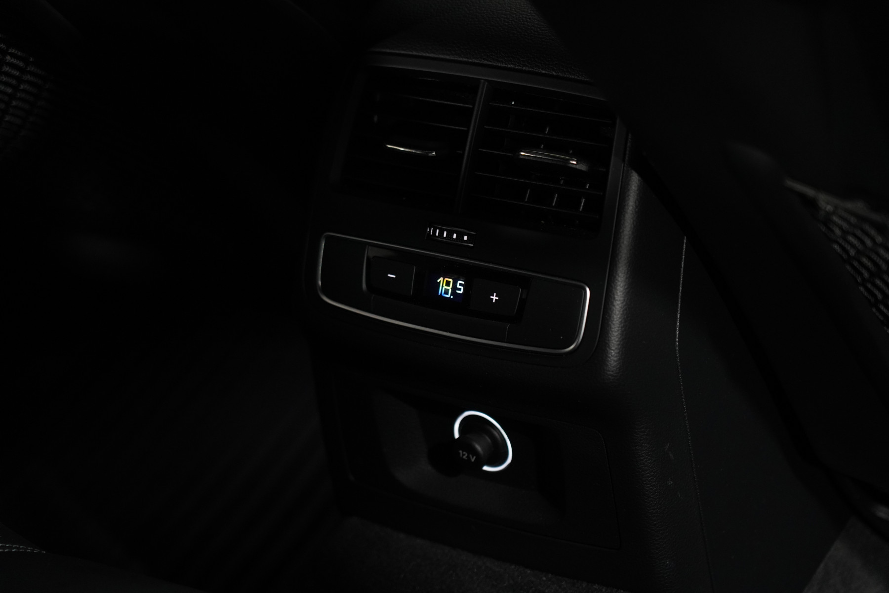 2020 Audi A4 45 Tfsi Quattro S Tronic Sport Sedan Image 31