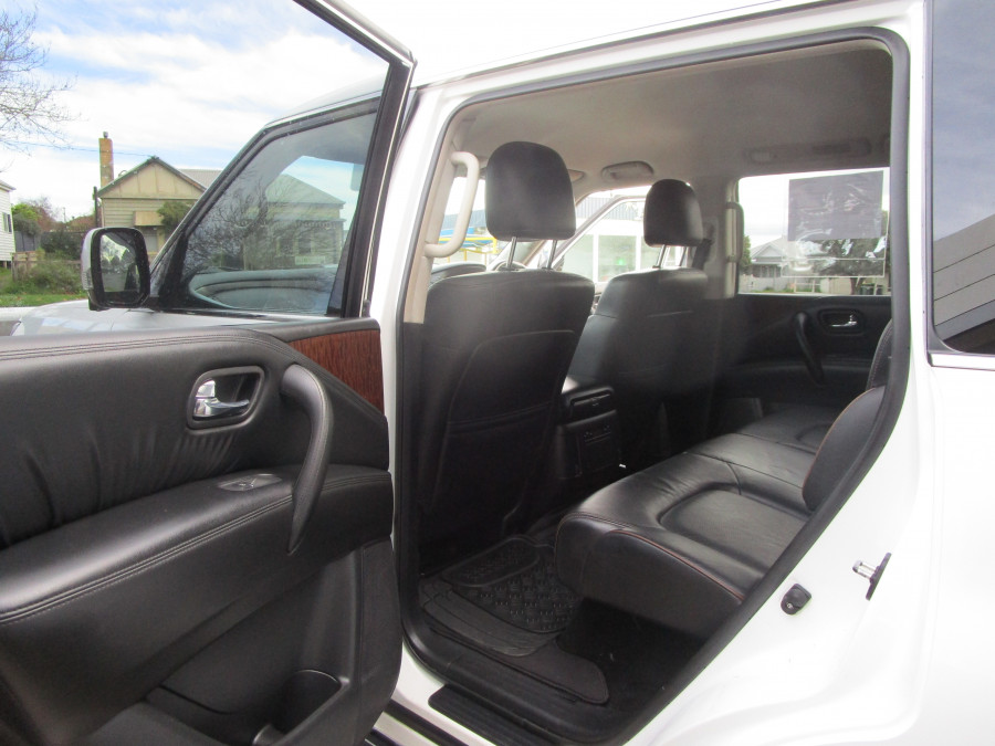 2022 Nissan Patrol PT4PATI22 Ti SUV Image 16