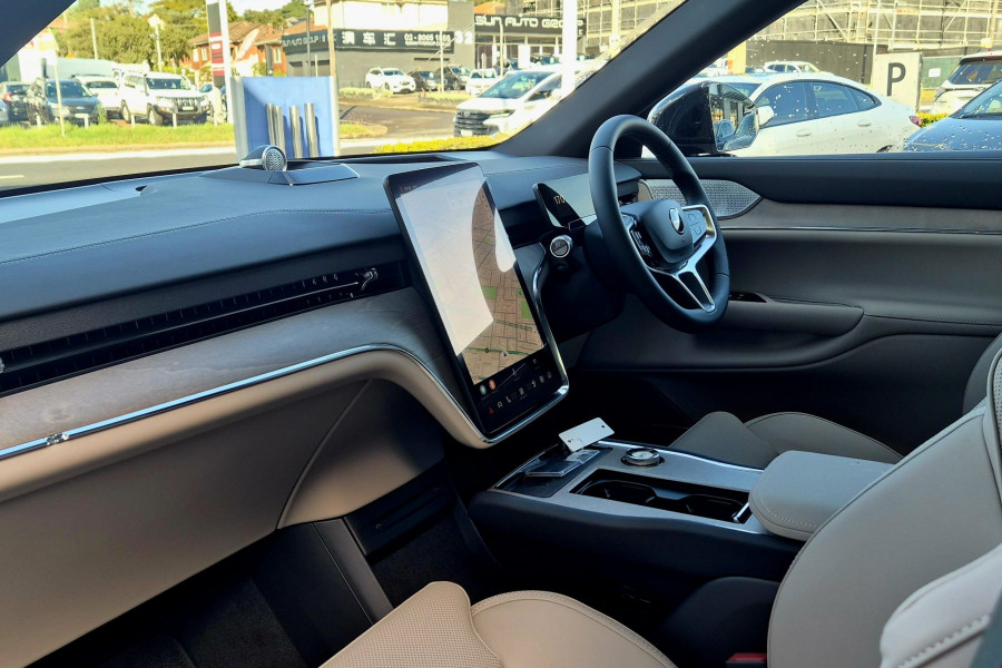 2025 Volvo EX90  Plus Twin Motor SUV