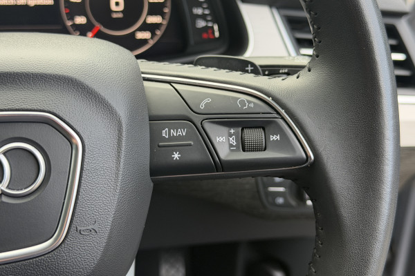 2018 MY19 Audi Q7 4M 45 TDI SUV Image 19