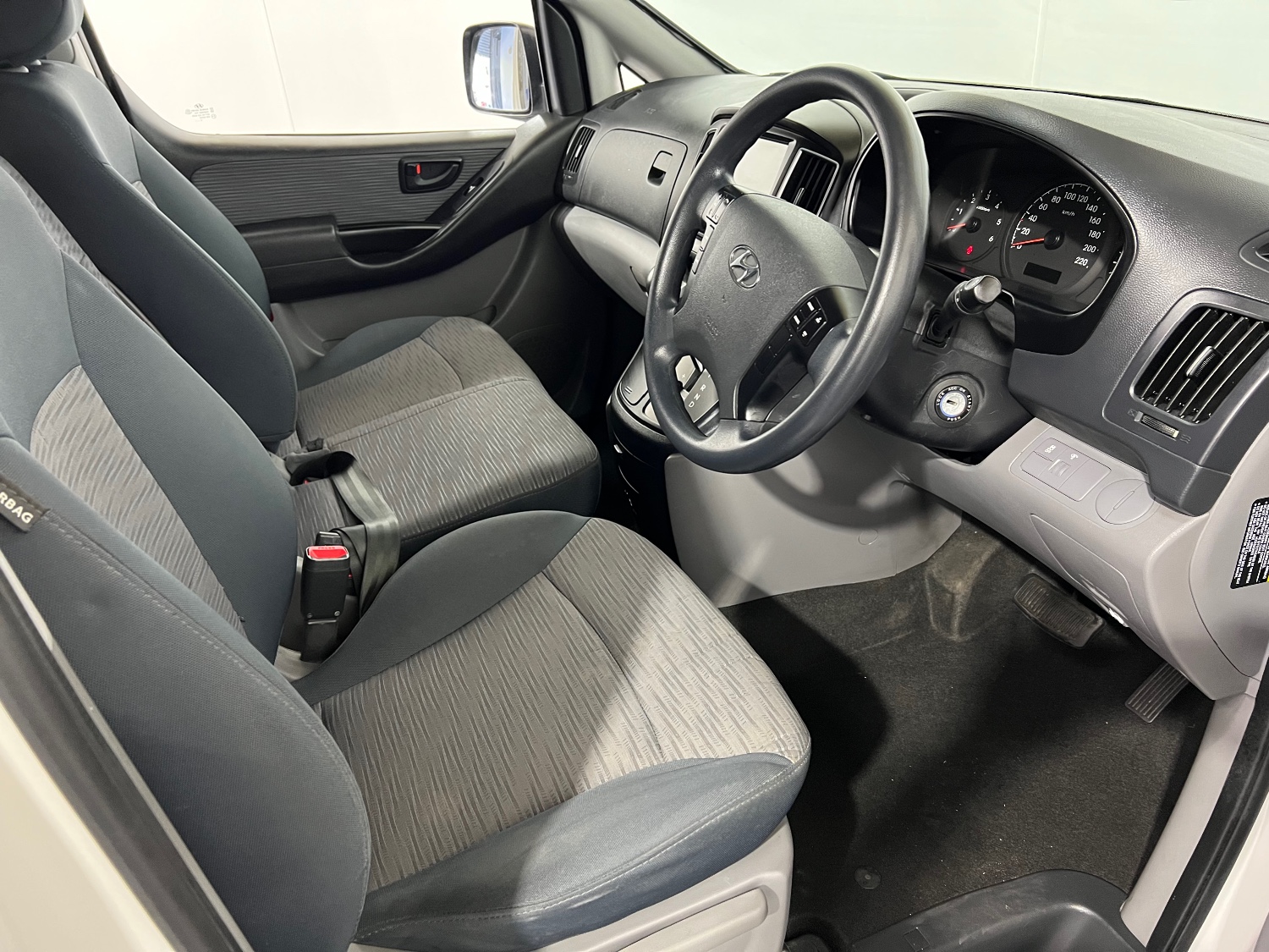 2017 MY18 Hyundai iLoad TQ3-V Series II Van Van Image 17
