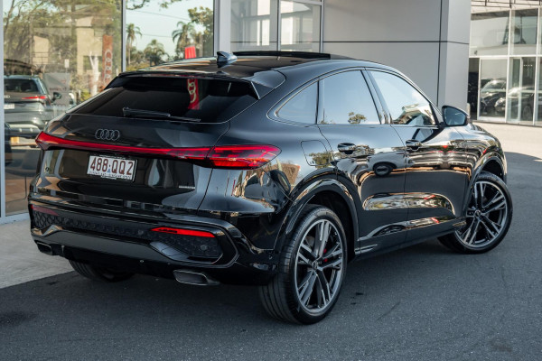2026 Audi Q5 e-hybrid 270kW SUV image 2