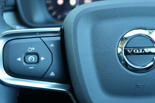 2025 MY26 Volvo XC40 XZ Plus B4 SUV Image 25