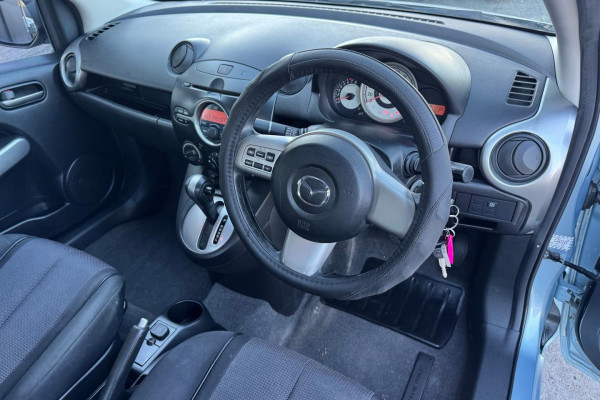 2010 Mazda 2 DE Series 2 Maxx Sedan Image 14