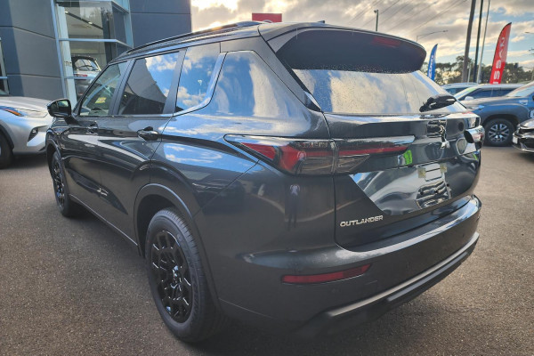 2025 Mitsubishi Outlander ZM LS SUV Image 6