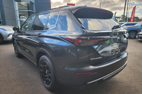 2025 Mitsubishi Outlander ZM LS SUV Image 6
