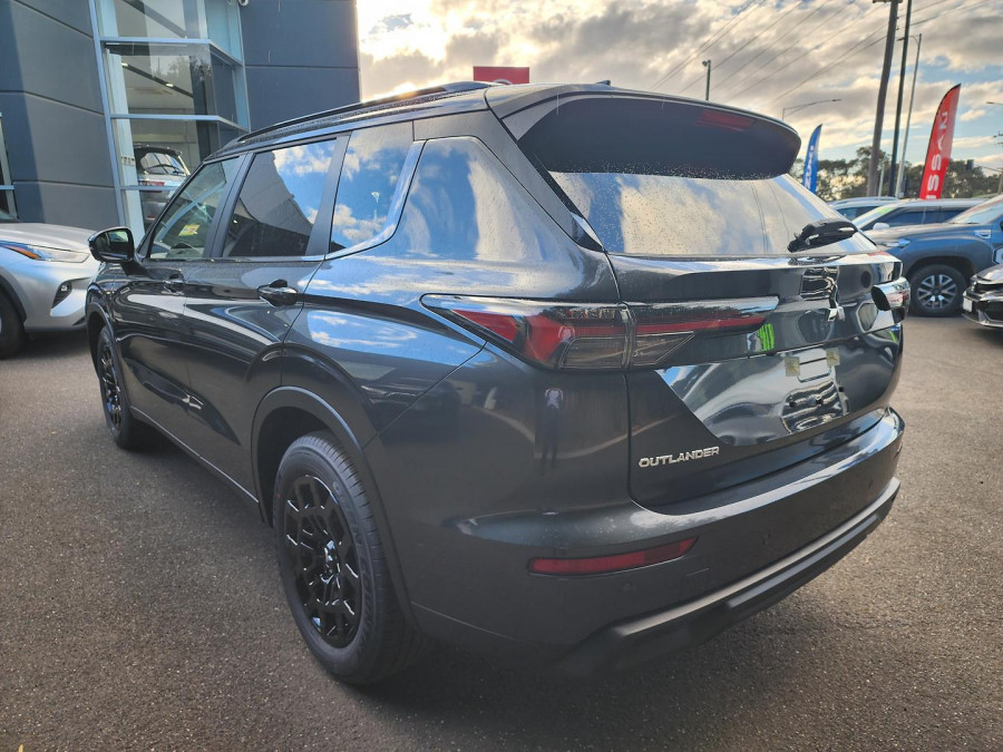 2025 Mitsubishi Outlander ZM LS SUV Image 6