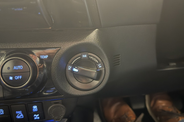 2024 Toyota HiLux GUN126R Rogue 48V Ute Image 34