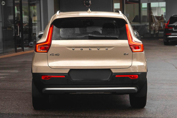 2025 MY26 Volvo XC40 XZ Plus B4 SUV Image 3