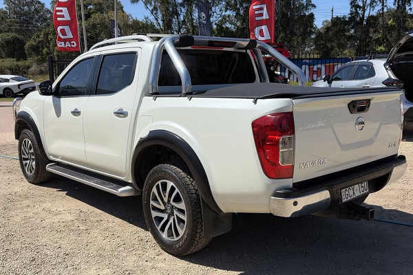 2017 Nissan Navara D23 ST-X Dual Cab Pickup Image 8