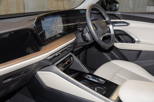 2025 Audi Q5 GU TFSI 150kW SUV image 8