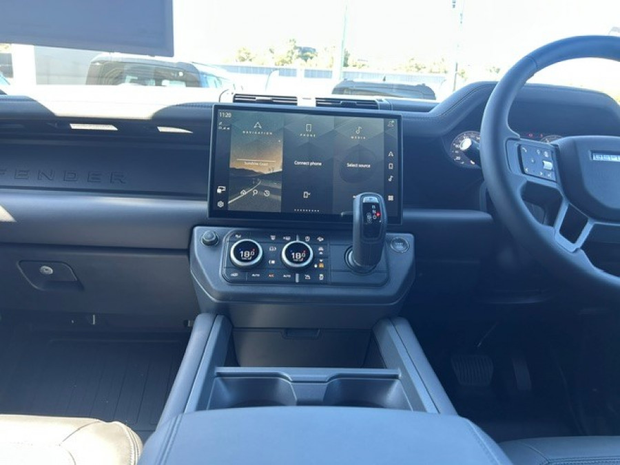 2025 MY26 Land Rover Defender L663 110 D350 X-Dynamic HSE SUV Image 9