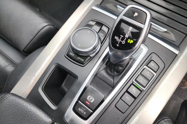 2016 BMW X5 F15 sDrive25d SUV Image 13