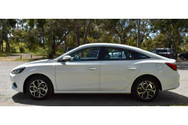 2024 MG MG5 AP32 Essence Sedan