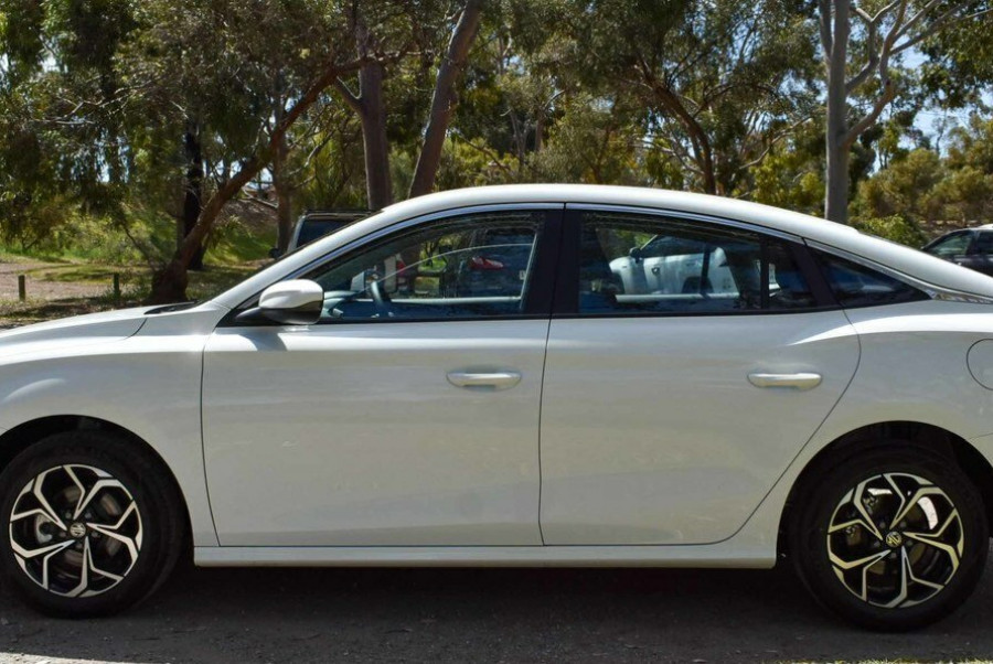 2024 MG MG5 AP32 Essence Sedan Image 6