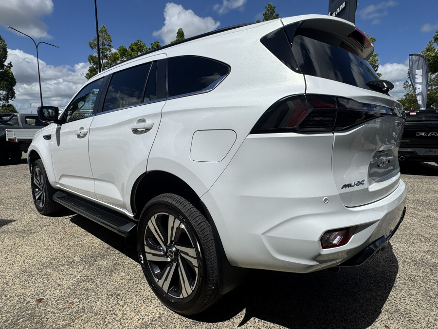 2026 Isuzu MU-X RJ LS-T SUV Image 5