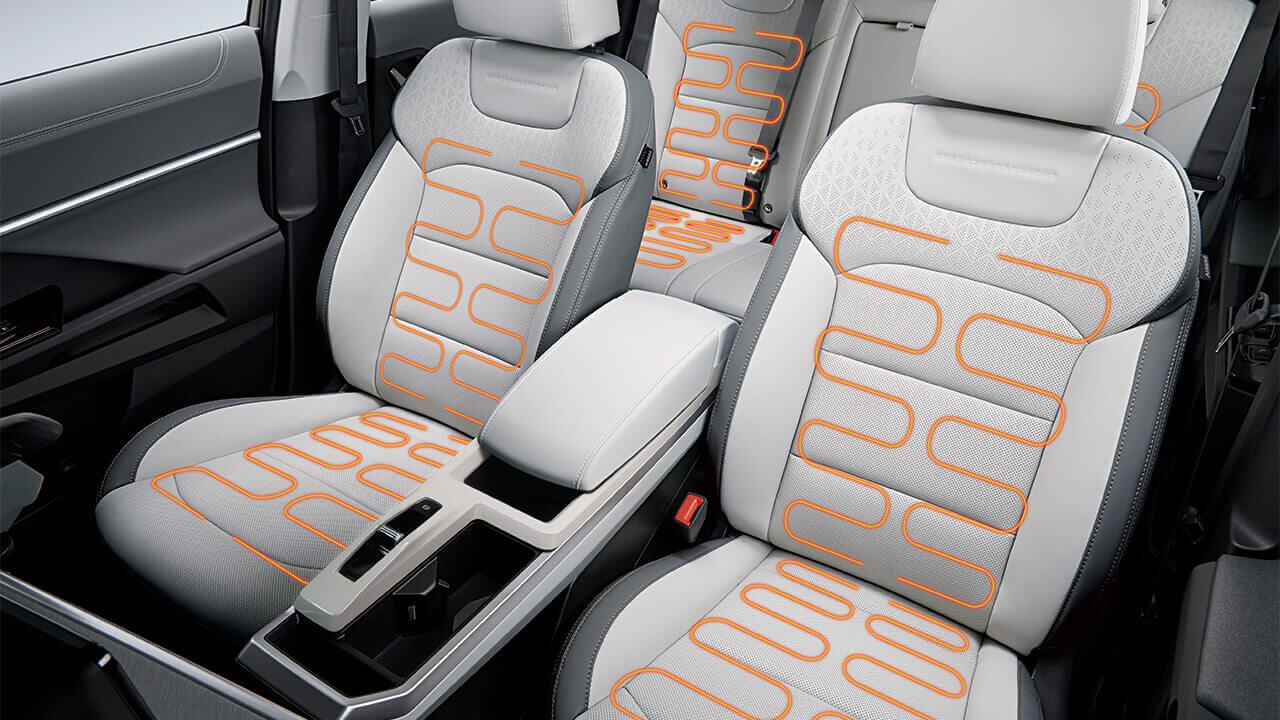 Heated front seats Image