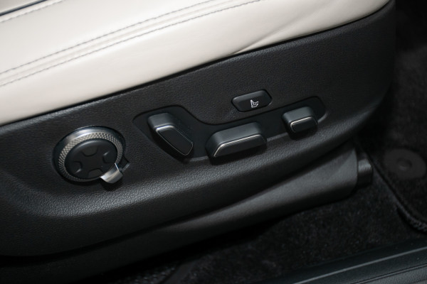 2023 Genesis GV70 2.5t Awd SUV Image 15