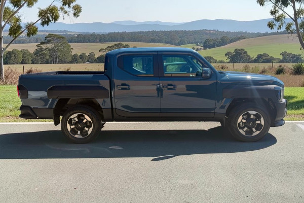 2025 MY26 Kia Tasman TK SX+ Ute Image 2