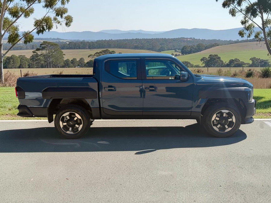 2025 MY26 Kia Tasman TK SX+ Ute Image 2