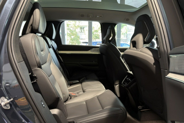 2026 Volvo EX90  Ultra Twin Motor Performance SUV Image 10