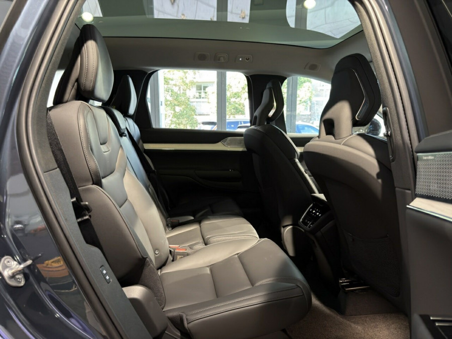 2026 Volvo EX90  Ultra Twin Motor Performance SUV Image 10