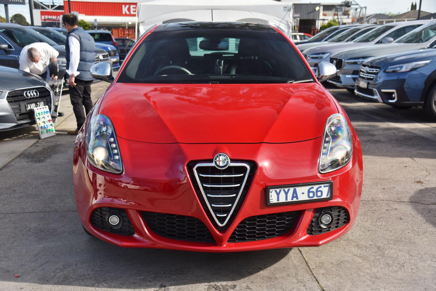 2013 Alfa Romeo Giulietta Series 0 Distinctive Hatch Image 2