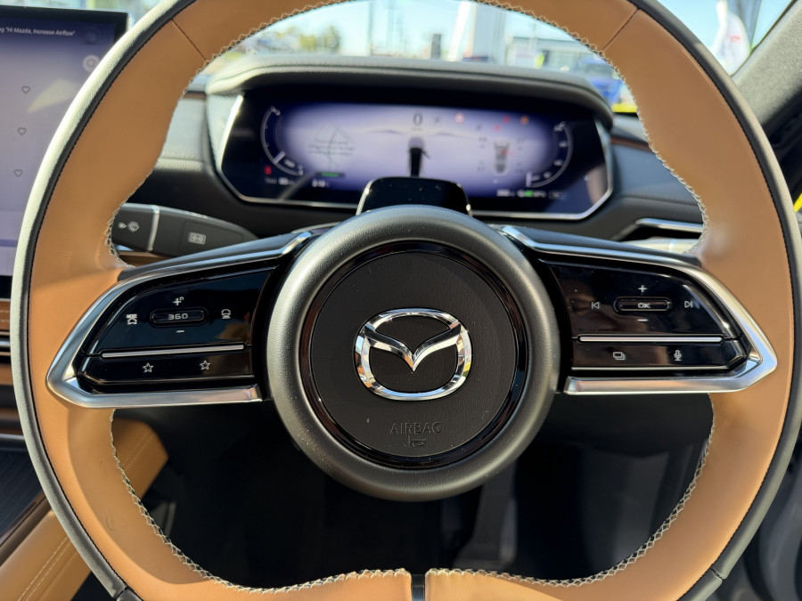 2026 Mazda 6e  E35 Atenza Hatch Image 21