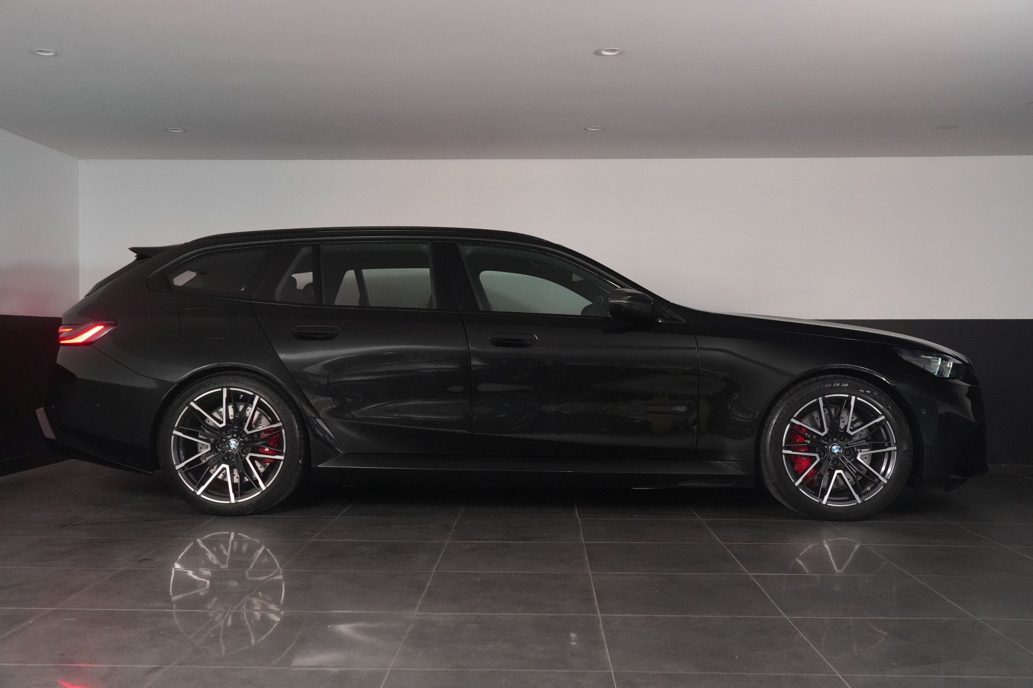 2025 BMW M5 Touring SUV Image 19