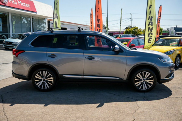 2021 Mitsubishi Outlander ZL LS SUV Image 4