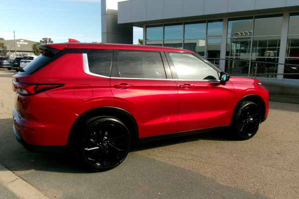 2023 MY24 Mitsubishi Outlander ZM Black Edition SUV Image 16