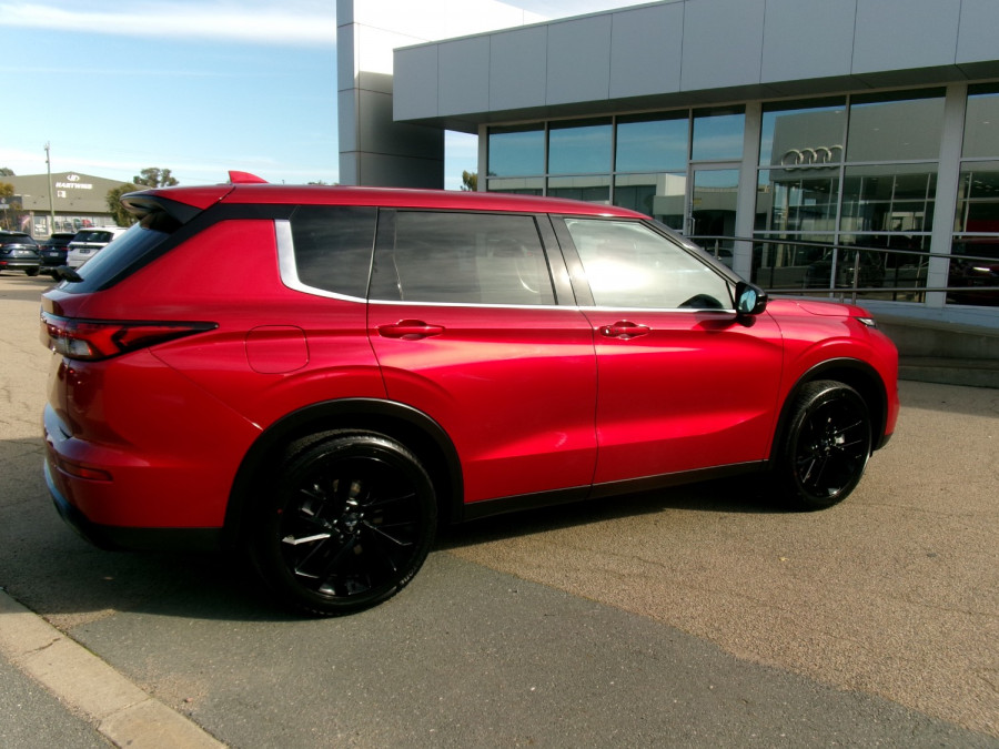 2023 MY24 Mitsubishi Outlander ZM Black Edition SUV Image 16