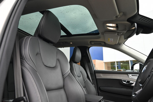 2026 Volvo XC90 L Series Ultra B5 Dark SUV Image 15
