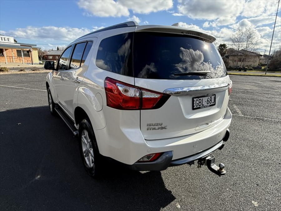 2016 MY15.5 Isuzu MU-X LS-T SUV Image 5