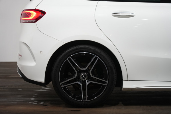 2021 Mercedes-Benz B180 Hatch Image 6