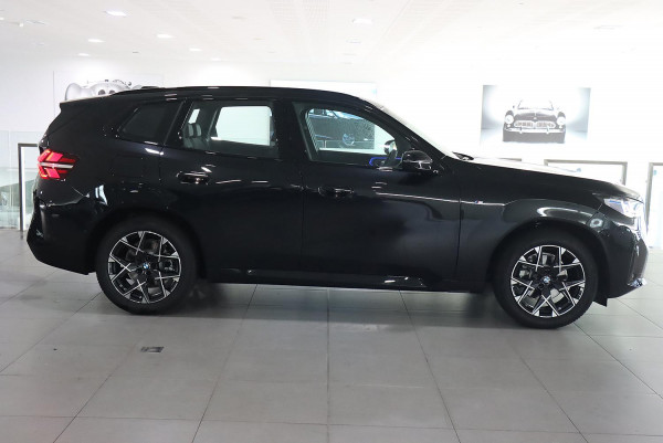 2025 BMW X3 G45 20 xDrive SUV image 6