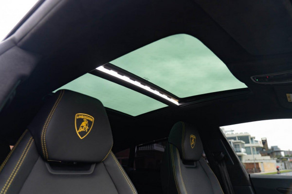 2022 Lamborghini Urus SUV Image 12