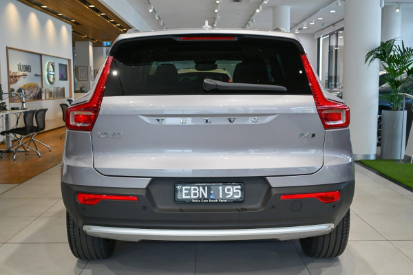 2026 Volvo XC40 XZ Ultra B4 Bright SUV Image 3