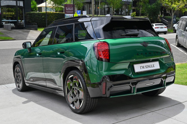 2026 MINI Aceman J05 JCW E Favoured Hatch image 3
