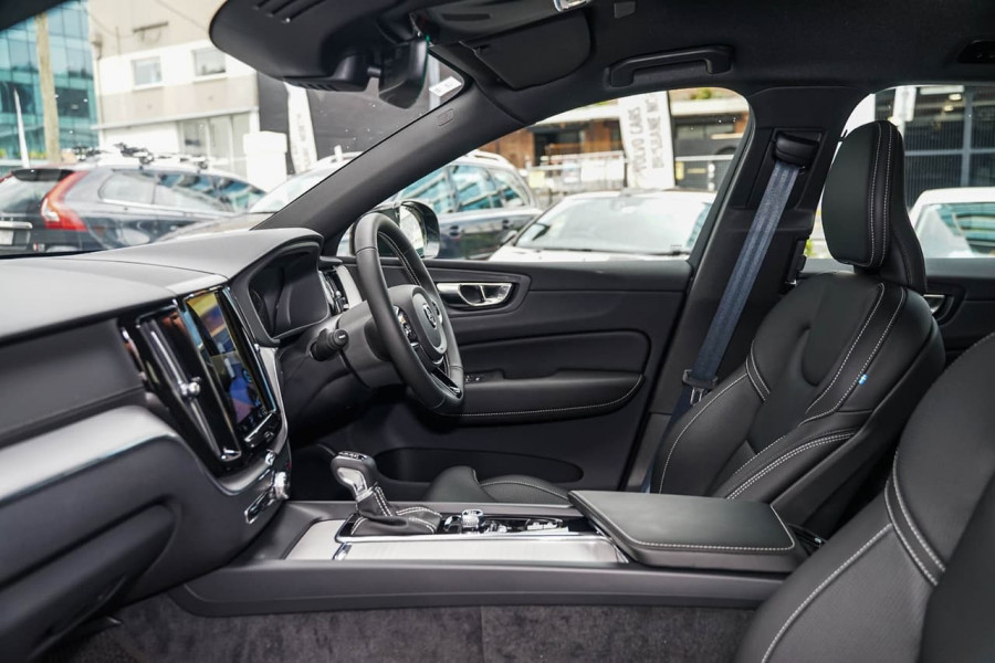 2020 MY21 Volvo XC60 UZ T6 R-Design Suv Image 6