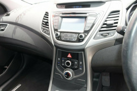 2015 Hyundai Elantra MD3 SE Sedan