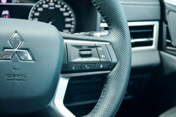 2024 Mitsubishi Outlander ZM LS SUV Image 12
