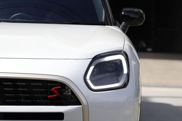 2025 MINI Countryman U25 S Favoured SUV image 3
